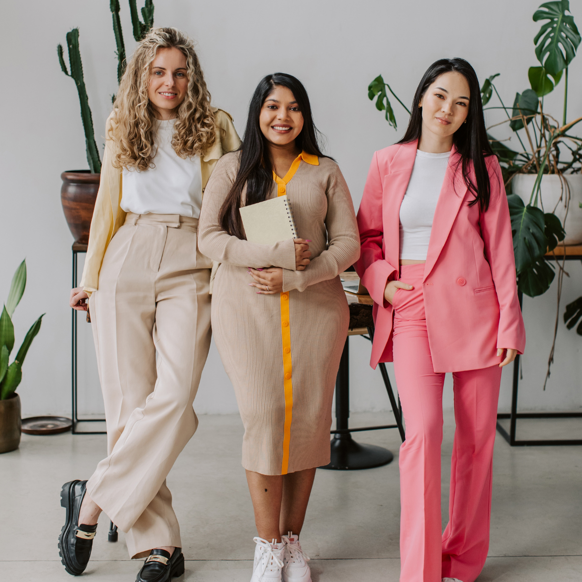 Complete Guide To Business Attire: What to Wear at Work (With Examples)   EA and Beyond